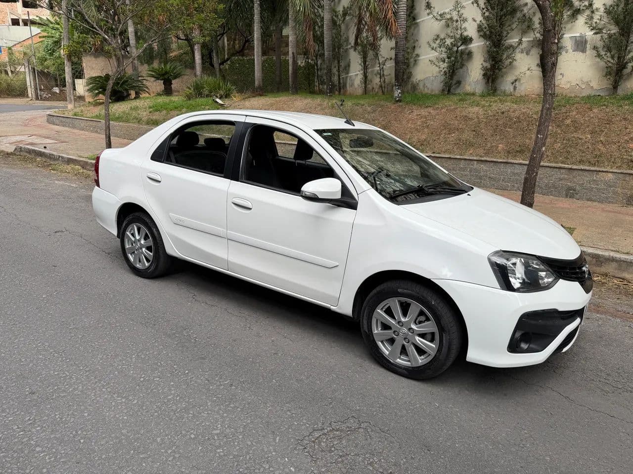 Toyota Etios X Plus Sedan 2018/2019 1.5 Flex 16V 4P Mec. 2019!.