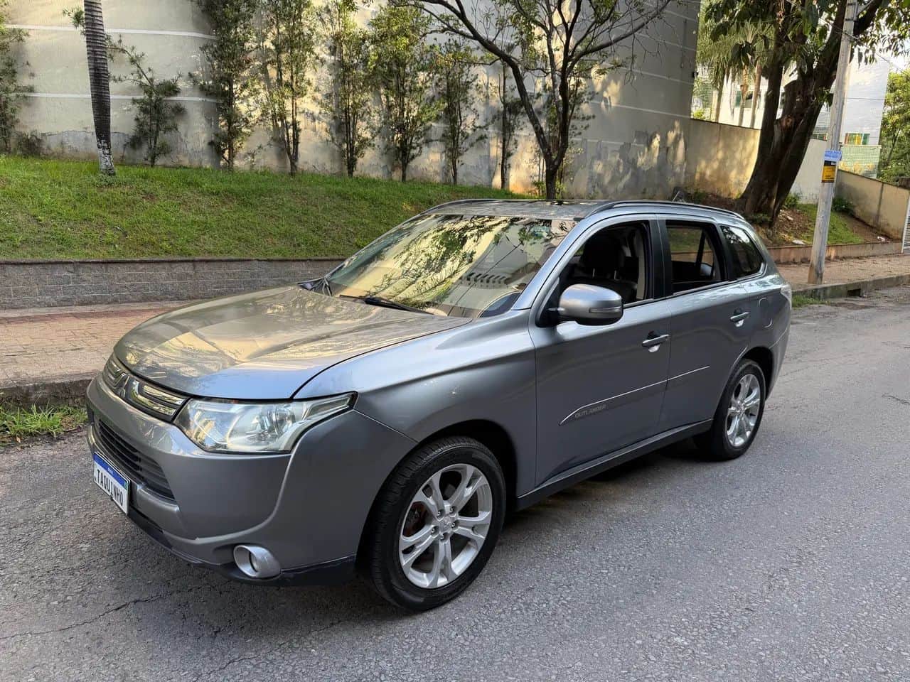 Mitsubishi Outlander 2.0 16V 160cv Aut. 2014