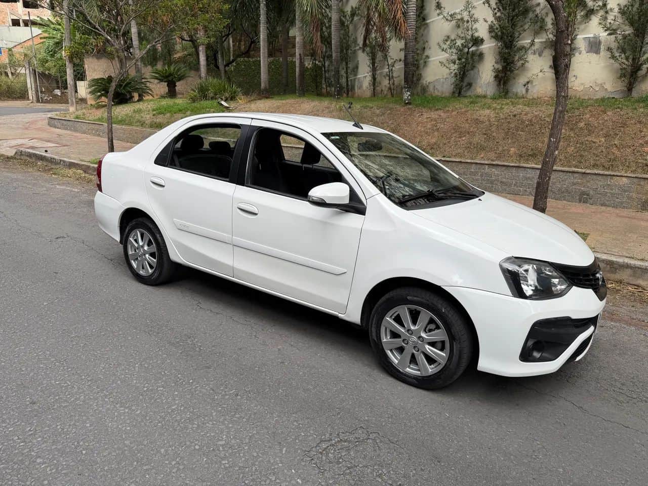 Toyota Etios X Plus Sedan 2018/2019 1.5 Flex 16V 4P Mec. 2019!.