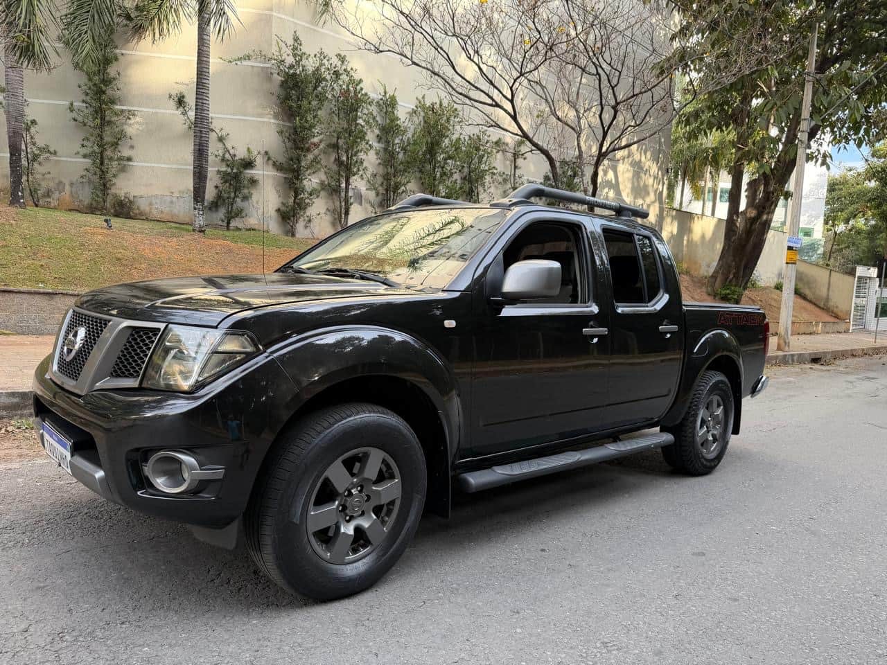 Nissan Frontier SV ATTACK CD 4x2 2.5 TB Diesel 2015, à venda em Belo Horizonte