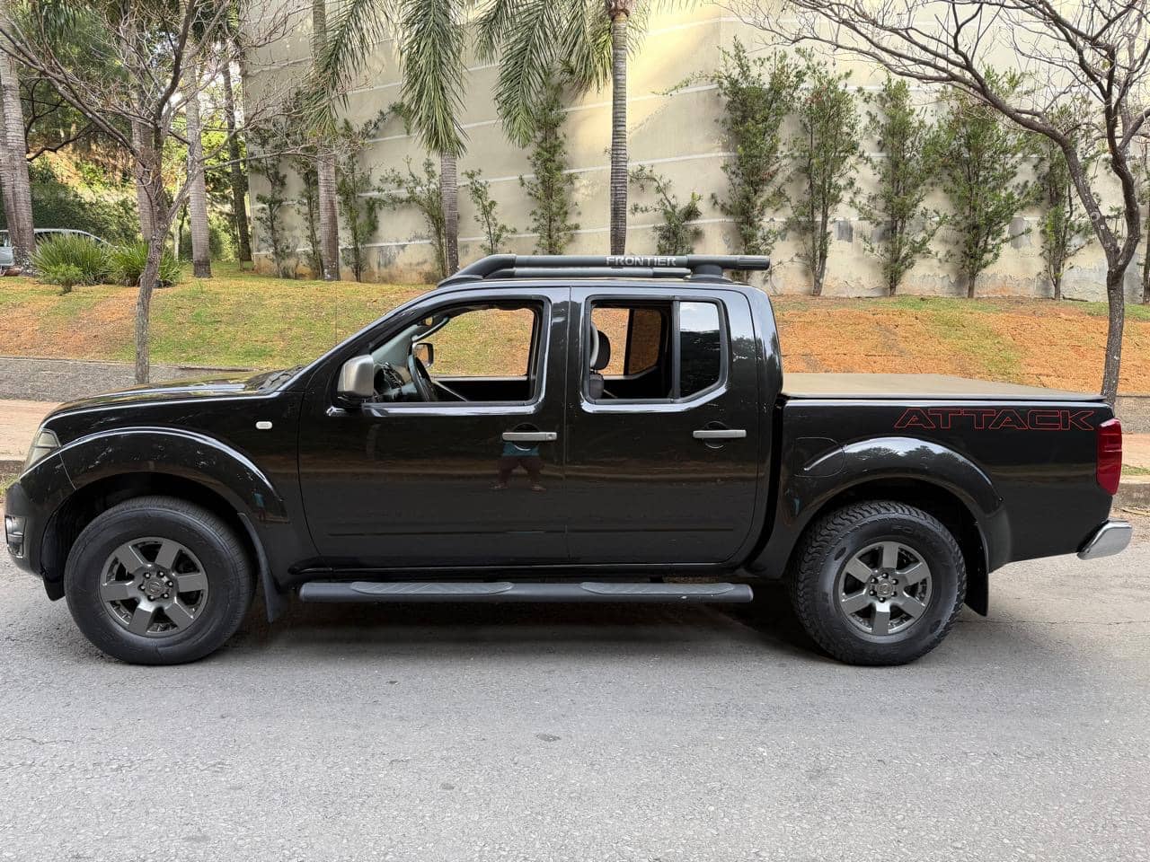 Nissan Frontier SV ATTACK CD 4x2 2.5 TB Diesel 2015 — foto 1 de 19