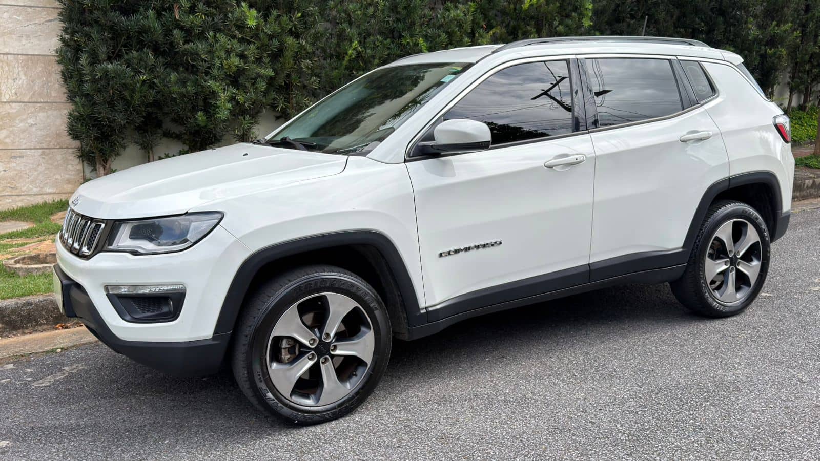 Jeep Compass COMPASS LONGITUDE 2.0 4x4 Dies. 16V Aut. 2017