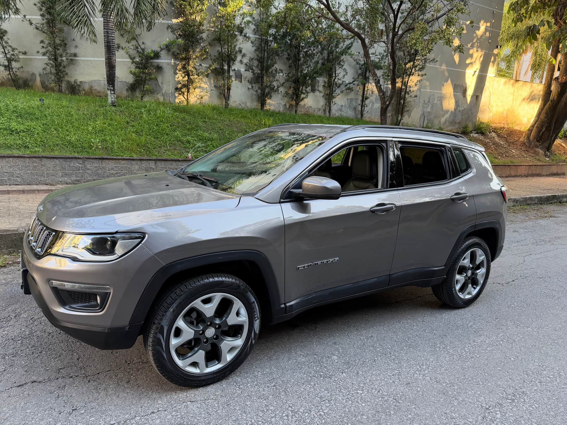 Jeep COMPASS LONGITUDE 2.0 4x4 Dies. 16V Aut. 2.0 4x4 TURBO DIESEL 2020